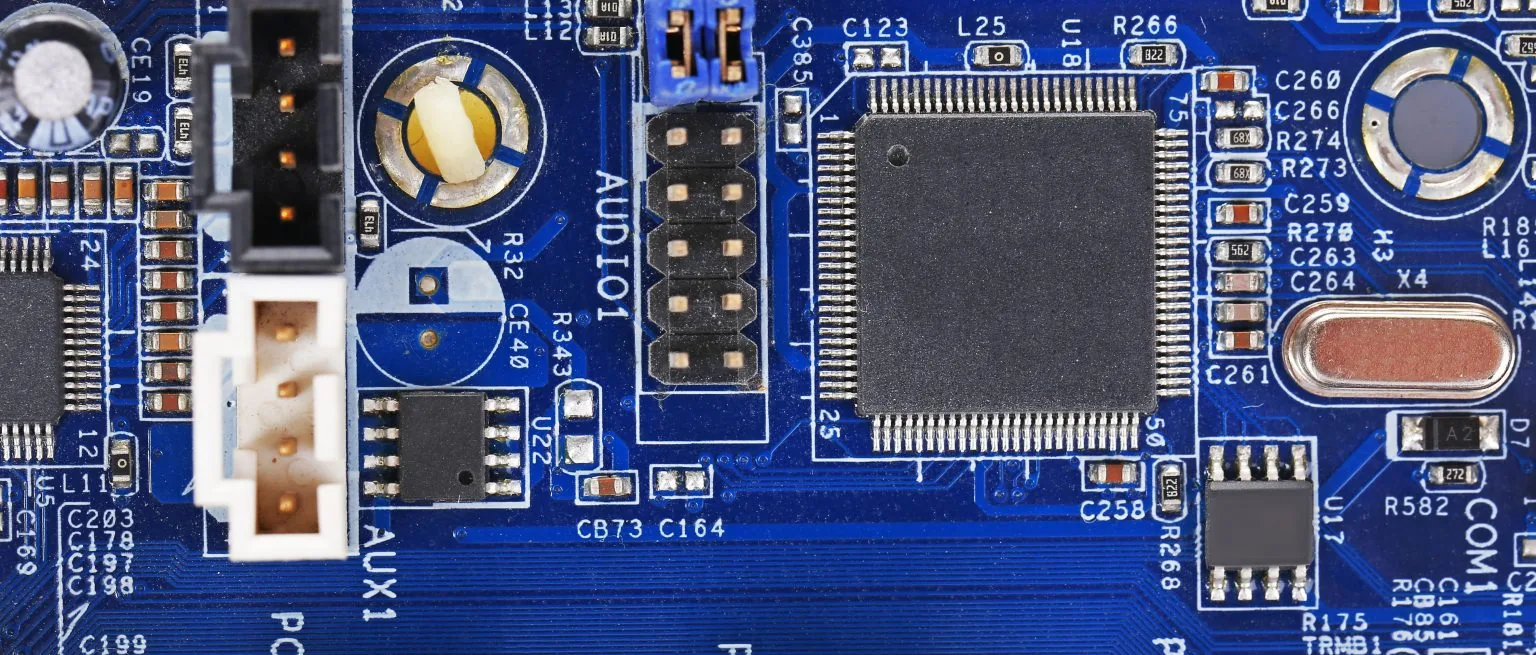 Üretimi tamamlanmış mavi elektronik kart